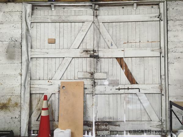 四川夫妻自改房车旅行,成都妹子环游世界