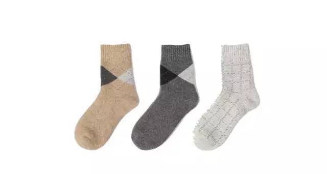 旧袜子冬天,旧了的袜子