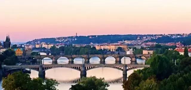 布拉格广场hello,hello说唱布拉格