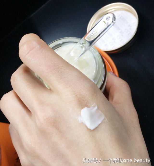 编辑试妆间丨秋冬新品怒刷一波存在感，谁还敢说你颜值不在线！