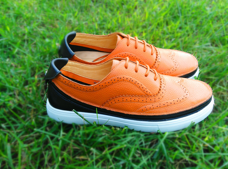 可以自由搭配鞋底的鞋子,一款百搭时尚的鞋子适合宽脚