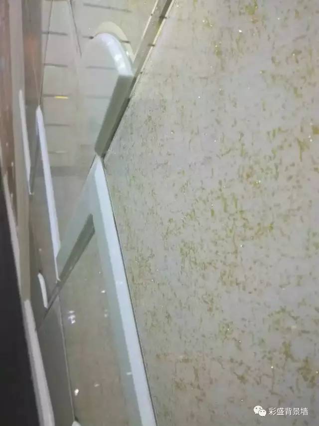 为什么聪明人才能赚大钱,玻璃背景墙有什么弊端