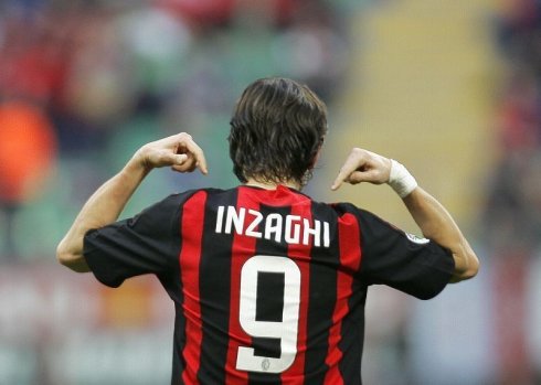 经典红色足球球衣,五大联赛经典球衣号码推荐