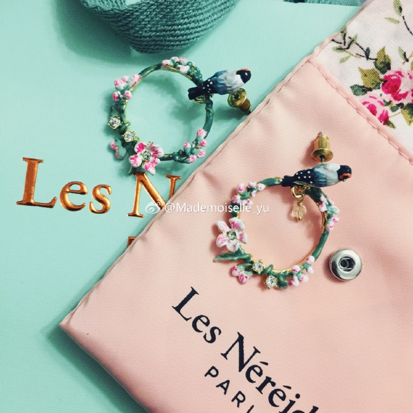 40岁女人适合佩戴什么首饰,二十几岁的女生戴什么首饰