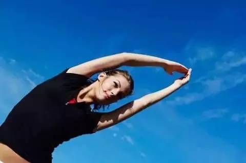 1000米跑步肚子岔气了怎么办,一跑步就岔气怎么办一招教你化解