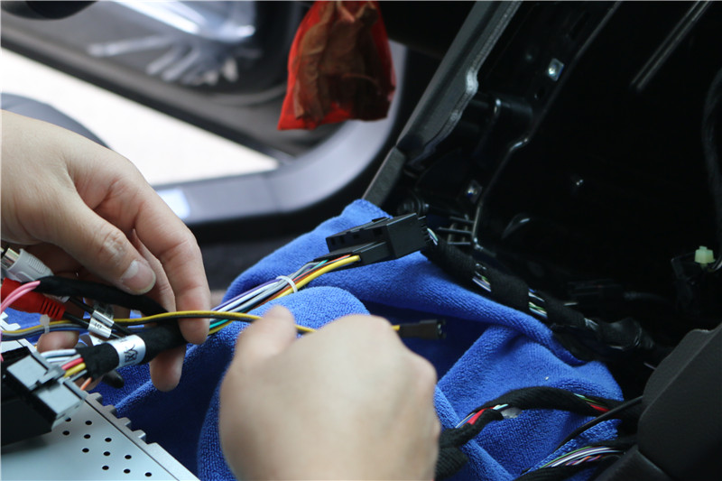 新蒙迪欧竖屏安装视频,新蒙迪欧大屏智能