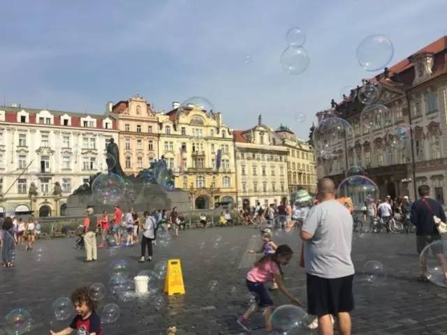 布拉格广场hello,hello说唱布拉格