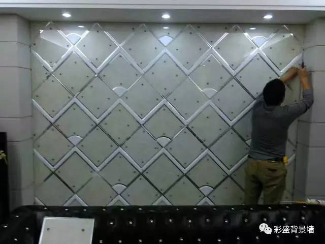 为什么聪明人才能赚大钱,玻璃背景墙有什么弊端