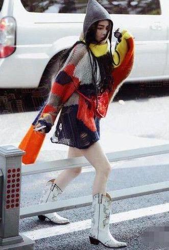 张馨予穿军装比范冰冰还漂亮,张馨予光头造型美过范冰冰