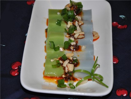 豆浆机做猪皮冻最正宗的做法,豆浆机熬猪皮冻最正确的方法