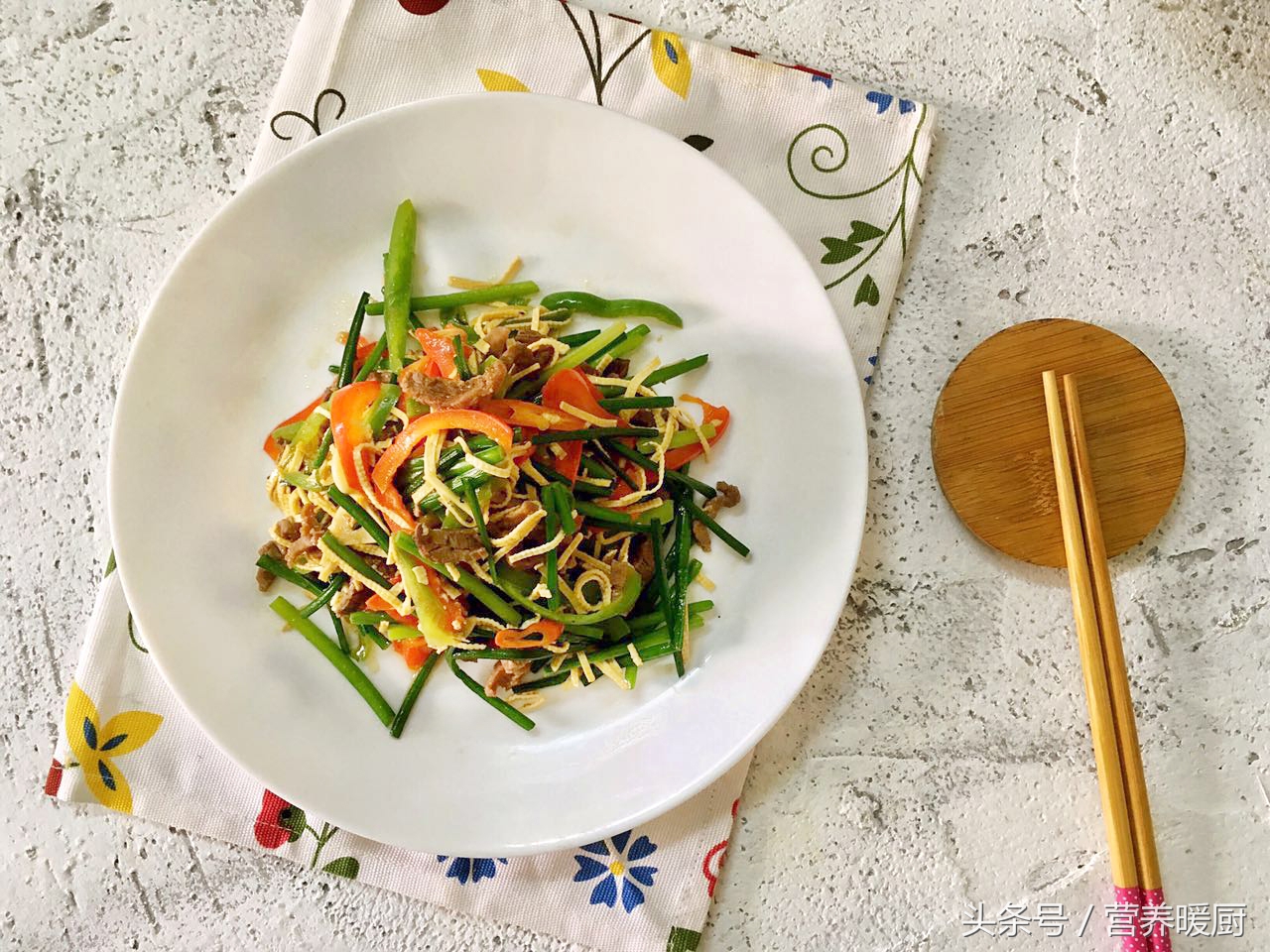 牛柳韭菜苔怎么做好吃,韭菜蒜薹菠菜和牛肉可以一起吃吗