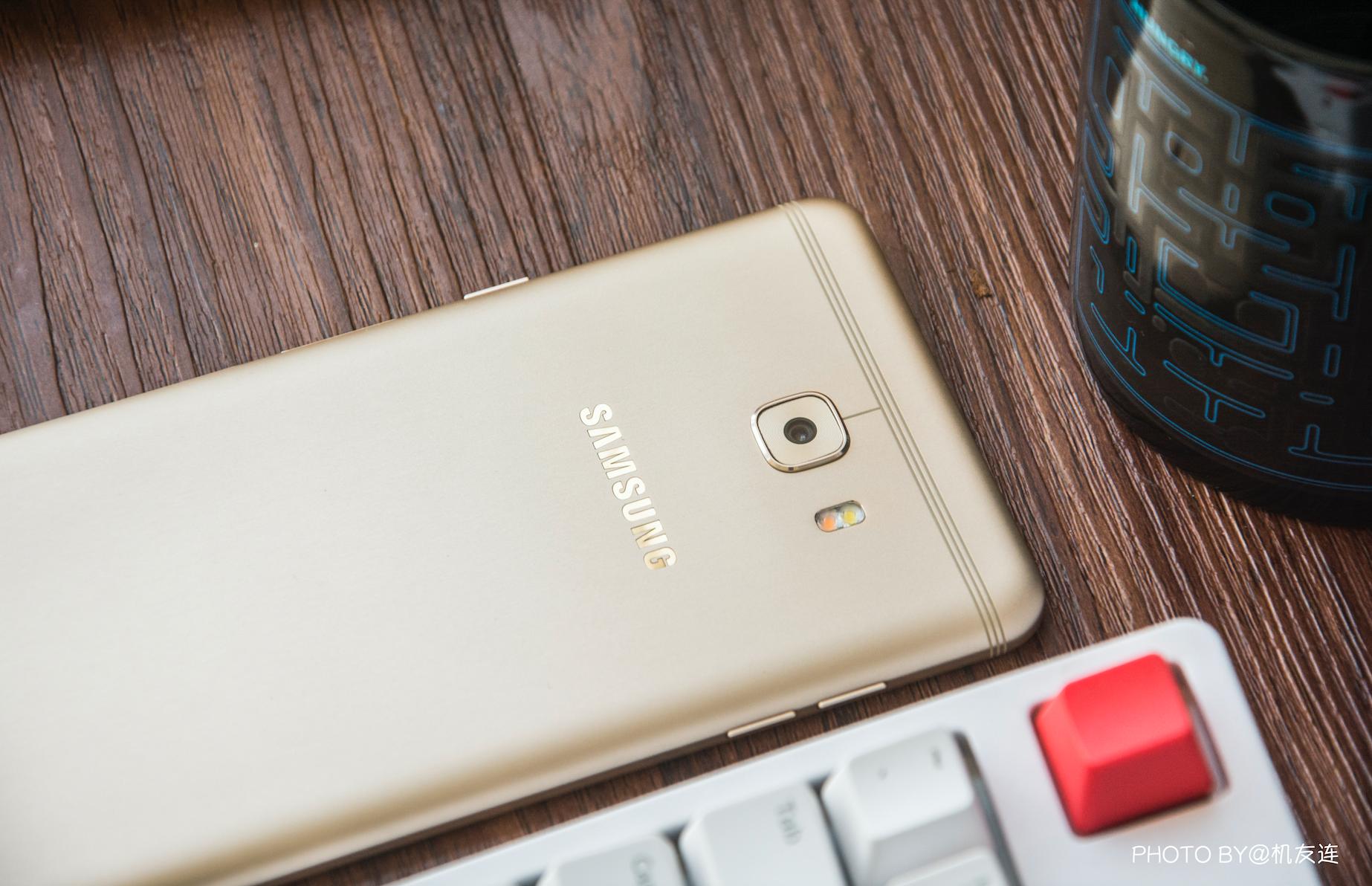 巨屏三星手机,三星c9pro用了7年了