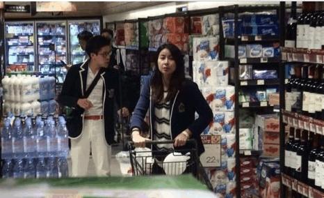 晶晶嫁给爱情比什么都重要,晶晶嫁给穷小孩