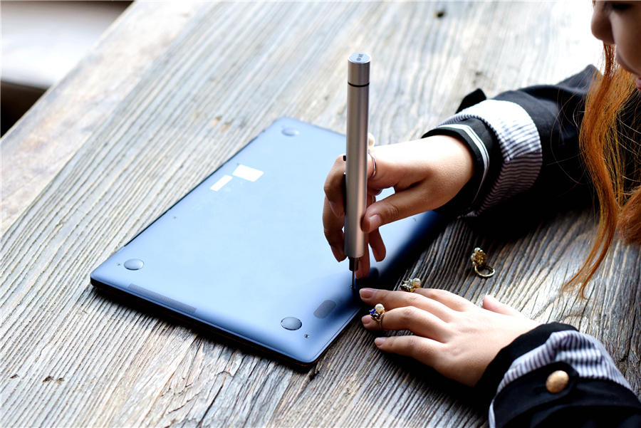 小米笔记本轻松拆机,比硬币还薄的小米笔记本开箱