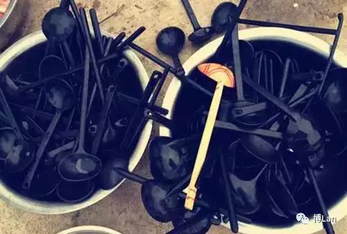 彝族特色菜肴坨坨肉图片,彝族特色酒