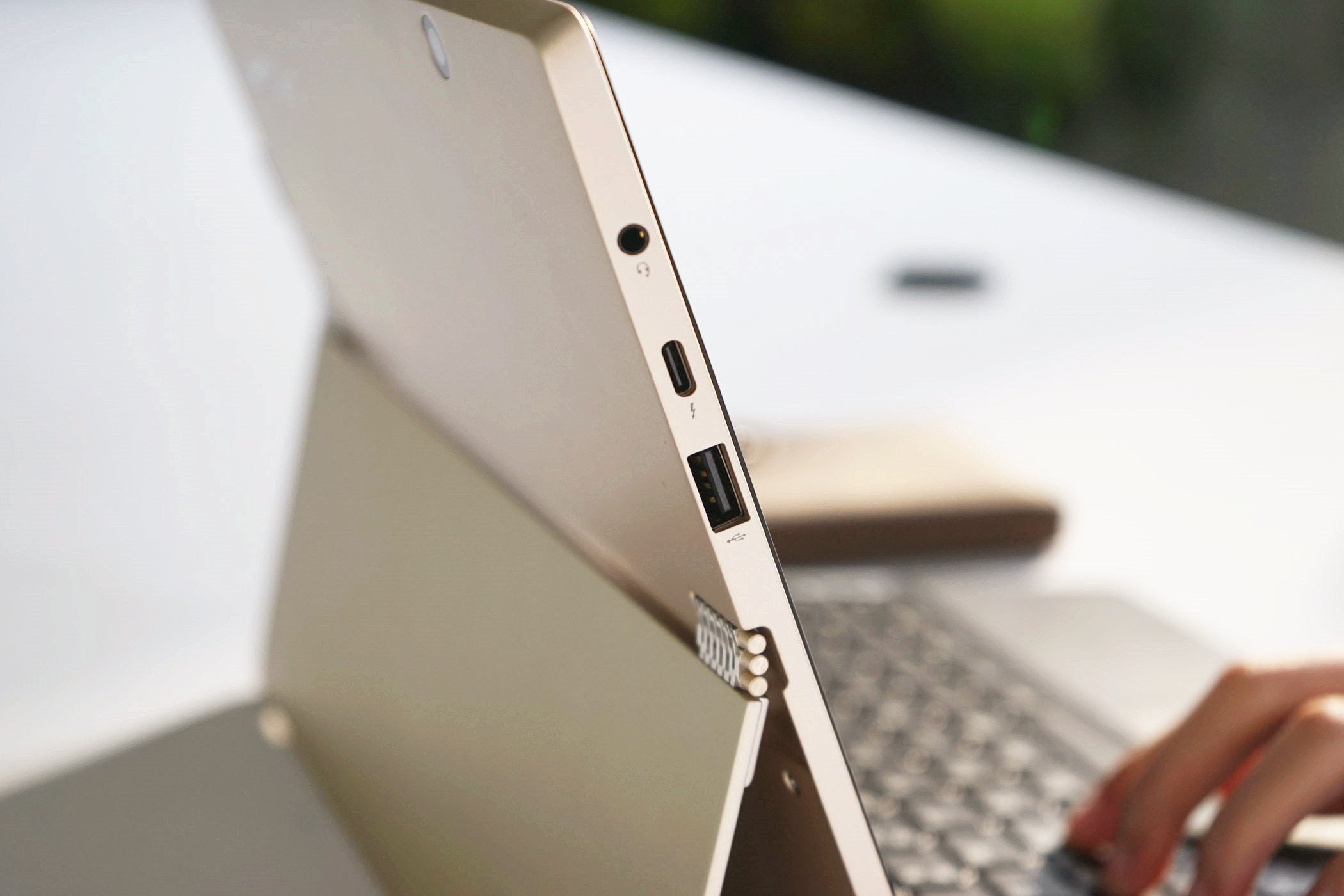 小米5pro11寸指纹解锁,联想miix5pro与miix5对比