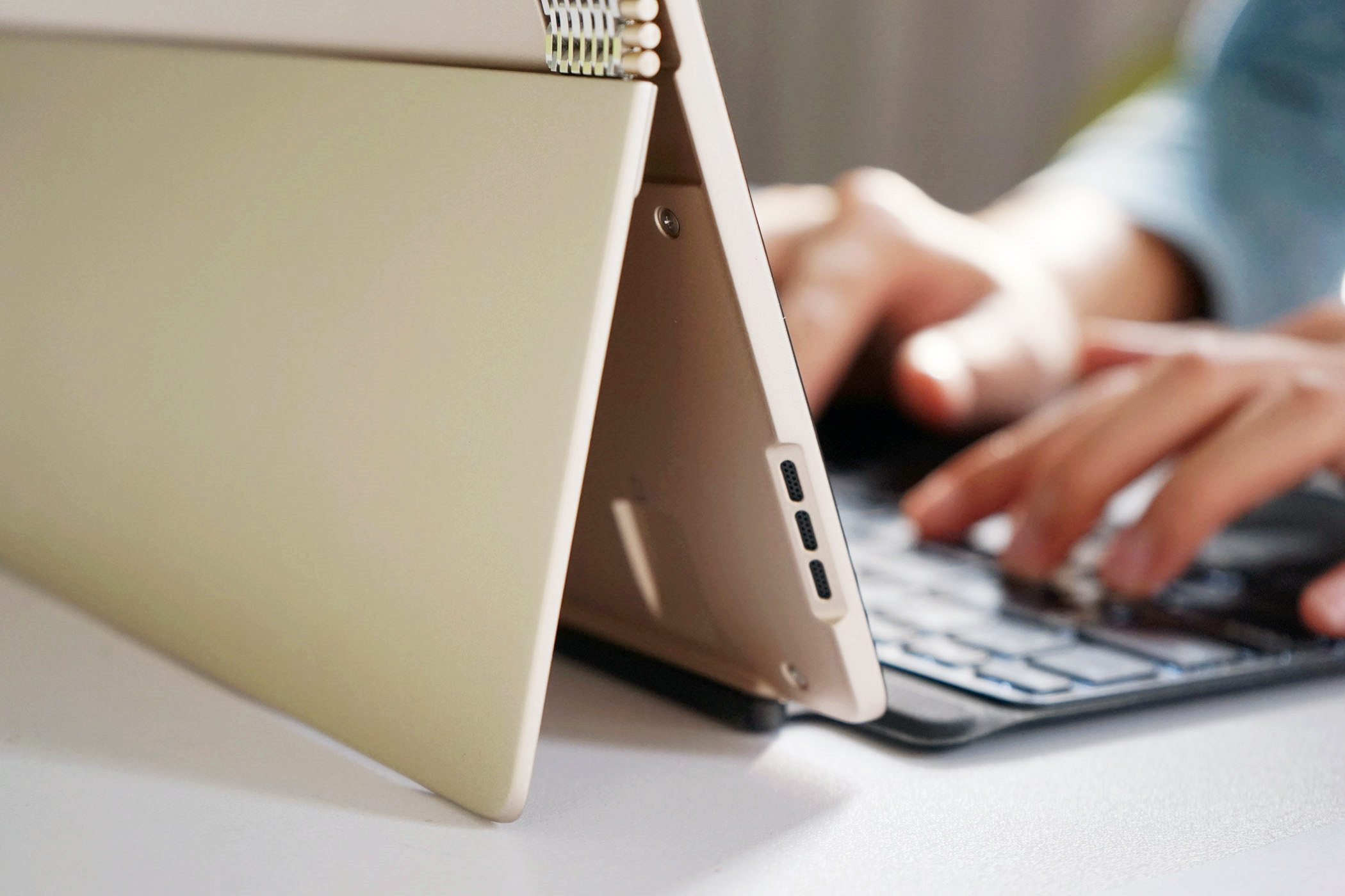 小米5pro11寸指纹解锁,联想miix5pro与miix5对比