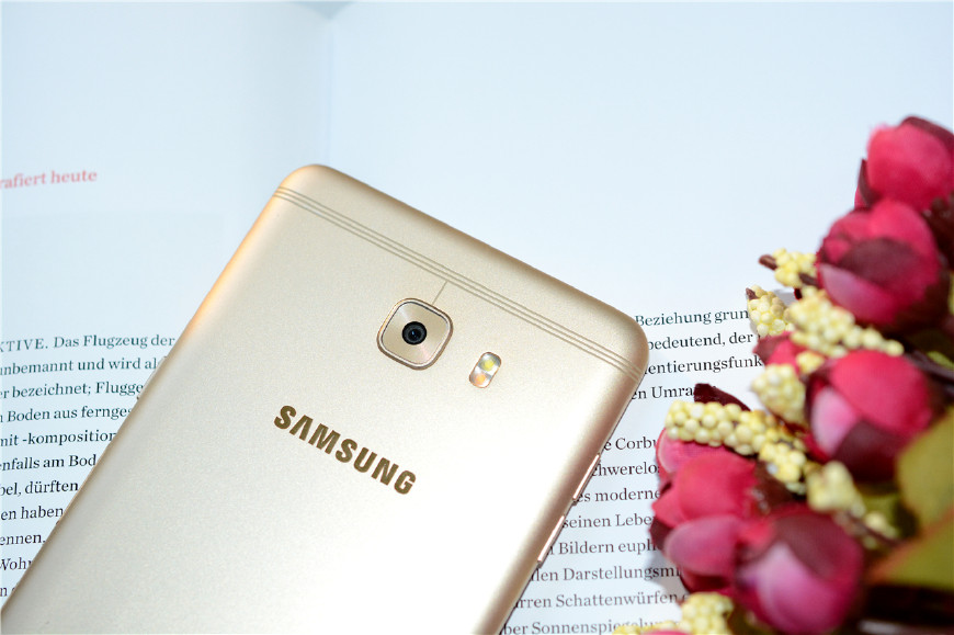 三星galaxyc9pro什么配置,三星galaxyc9pro好吗