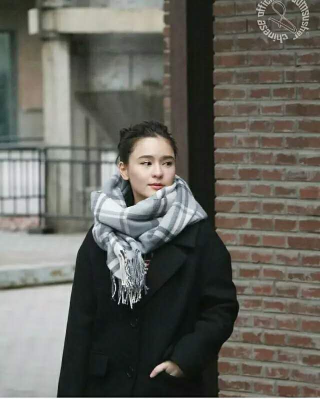 围巾发型,围巾配什么发型最好看