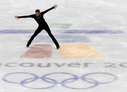 31岁奥运冠军女友热恋67岁华裔富婆，时尚女魔头身价25亿！