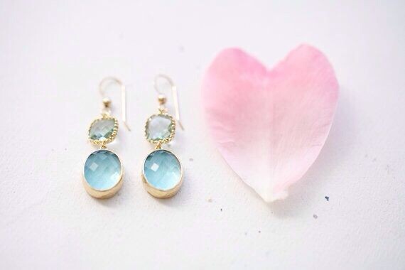 40岁女人适合佩戴什么首饰,二十几岁的女生戴什么首饰