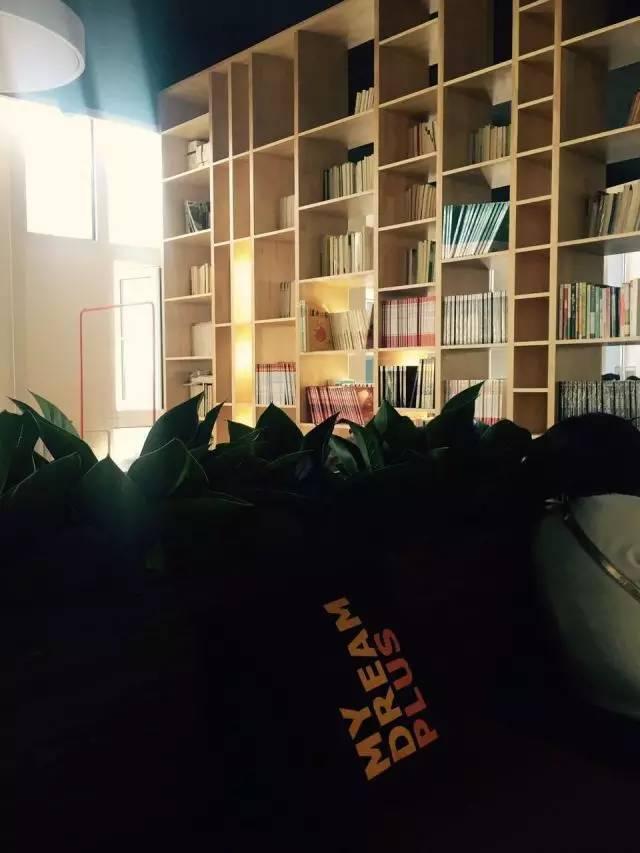 办公室书柜怎么设计好看,办公室书柜现代装修设计图