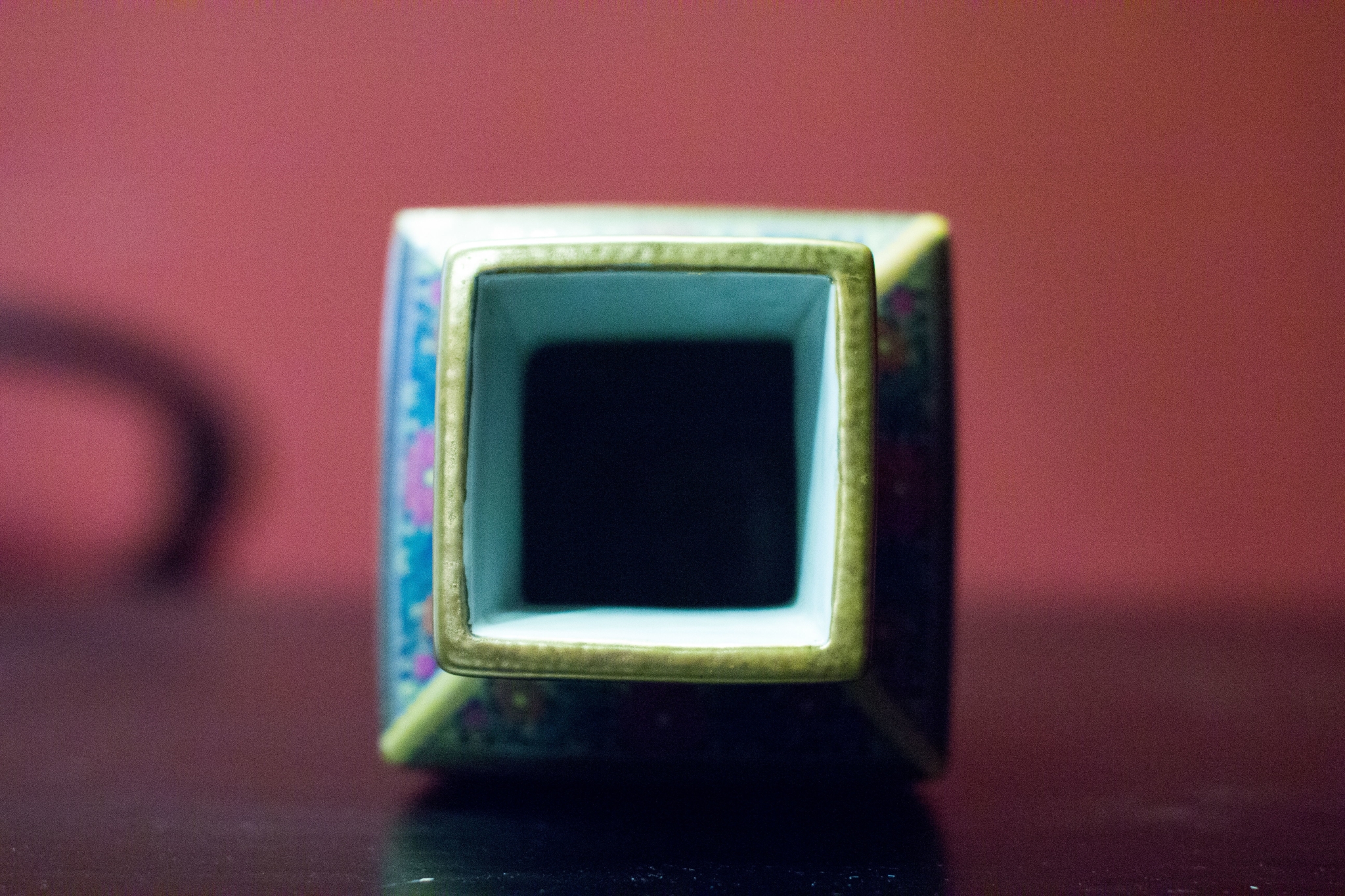 御藏阁精品推荐——乾隆五彩四方瓶