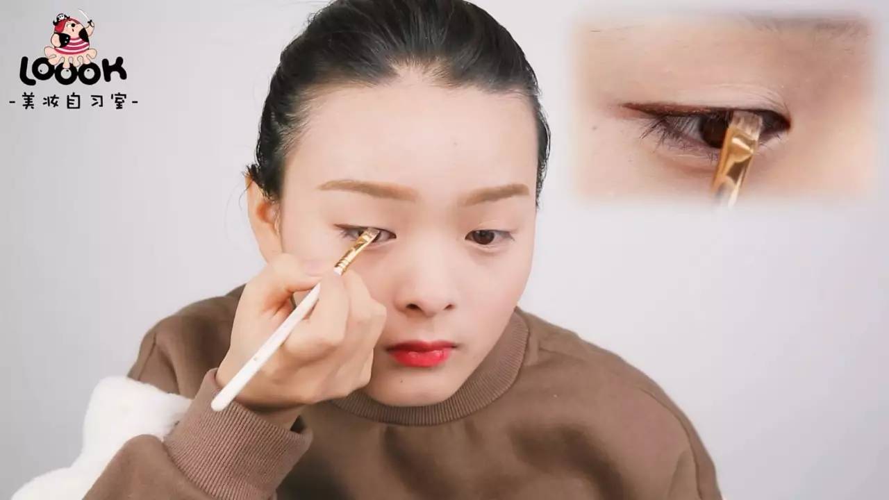 眼线晕妆怎么办教你一招,什么眼线不容易晕妆