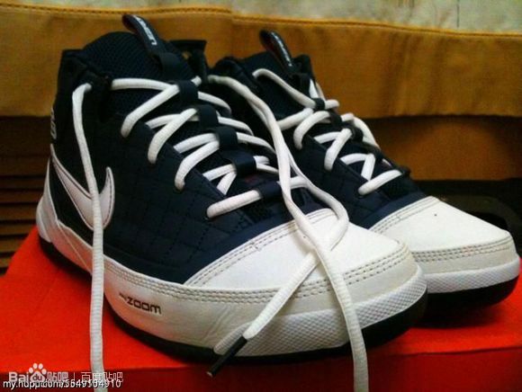 詹姆斯使节系列,詹姆斯使节系列球鞋