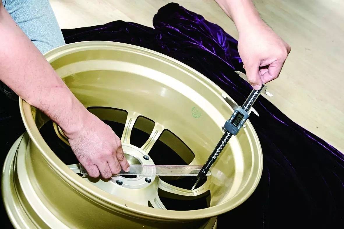 急刹车这1米的差距就可能决定你我的生死!(三)