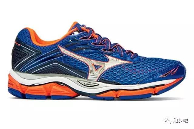 过年值得买的跑鞋200以内,10款值得入手的跑鞋推荐