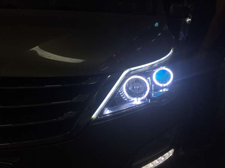 宝骏560原厂大灯广西彤明车灯,宝骏560改led双光透镜路面效果