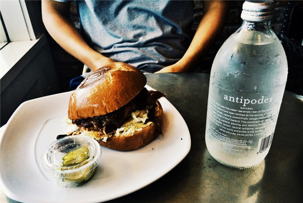 种草|这是什么矿泉水？喝一瓶肾没了