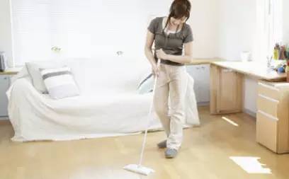 住在一楼潮湿和发霉,住一楼潮湿长霉最佳解决方法