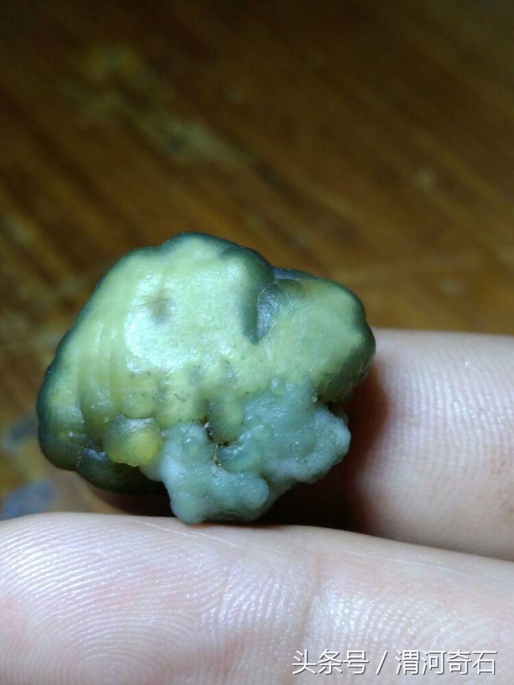 戈壁玛瑙温润如玉,心脏型戈壁玛瑙