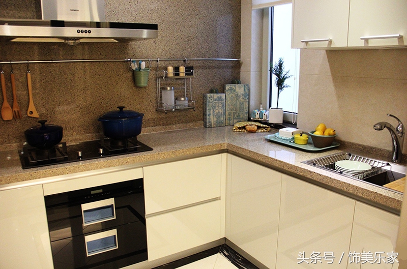 厨房橱柜台面渍色怎么处理,橱柜台面锈迹怎么去除