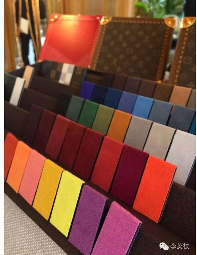 我在LV展价值20万人民币的箱子上吃了一顿老北京饺子