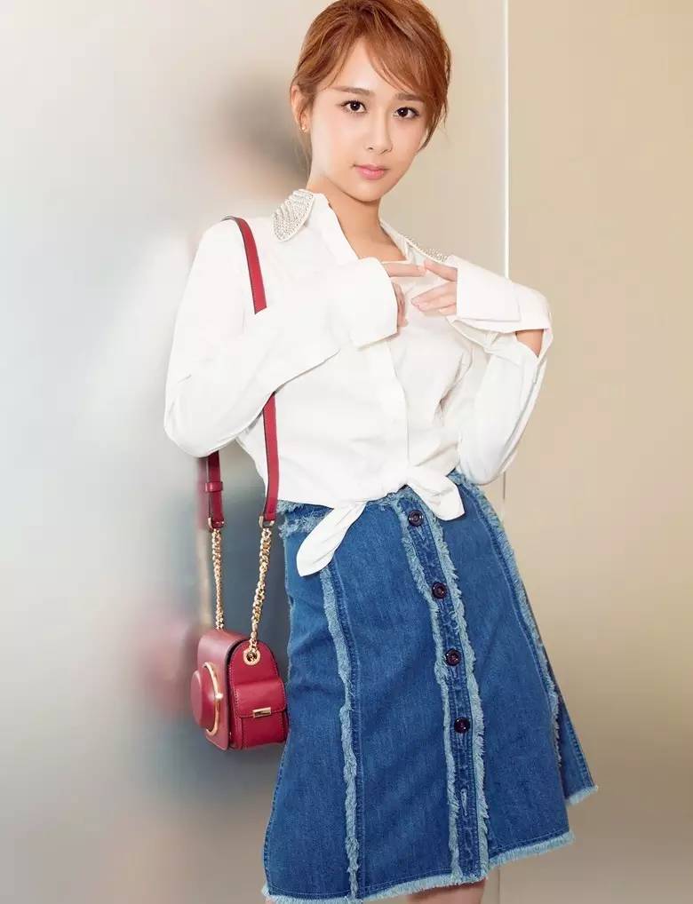 杨幂刘雯等人纷纷终止合作,杨幂刘雯新款包