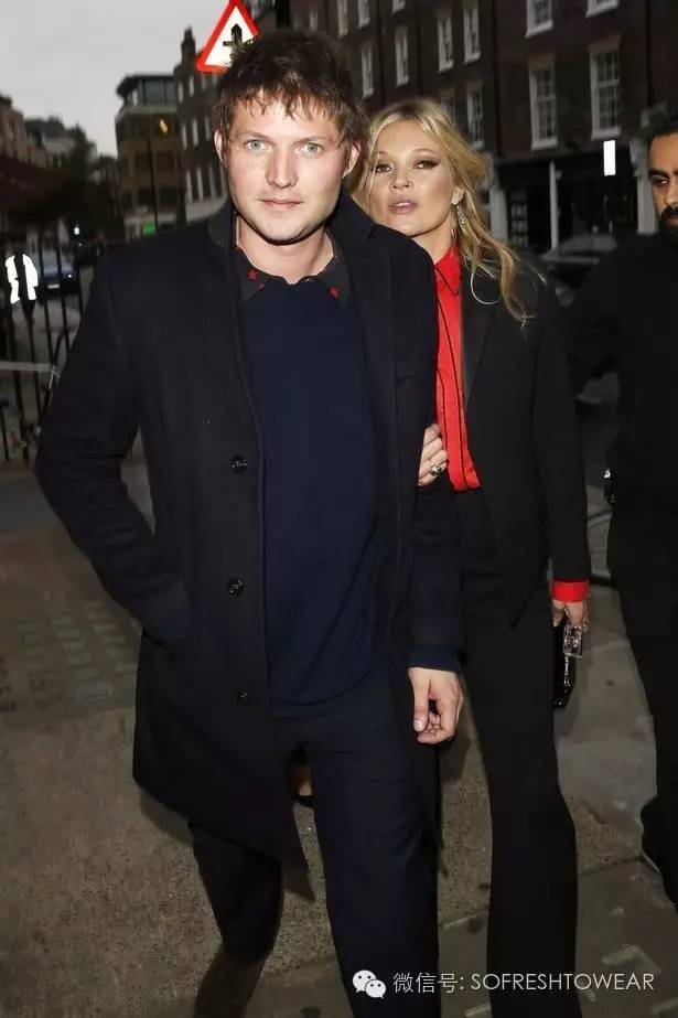 30到50岁的姐姐穿衣搭配,1830岁如何穿衣服