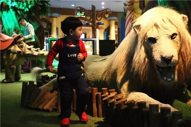 全城召集100名双胞胎宝贝，来松松小镇吃喝玩乐｜另有30张套票免费领