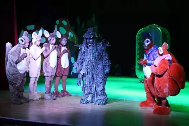 全城召集100名双胞胎宝贝，来松松小镇吃喝玩乐｜另有30张套票免费领