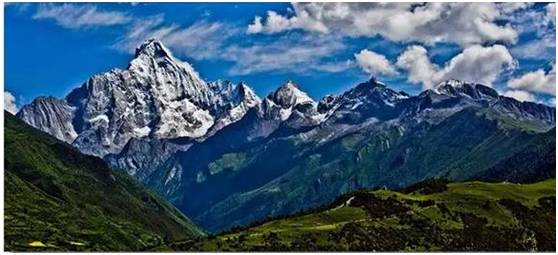 朋友圈现新网红“浮云牧场”四川藏区世界级资源正在起飞