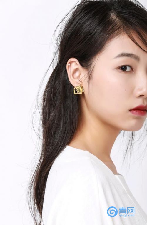 网红们都在戴的项链,网红戴哪些首饰