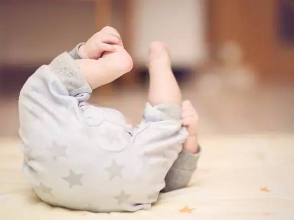 太早走路会o型腿吗,宝宝走路太早腿会弯嘛