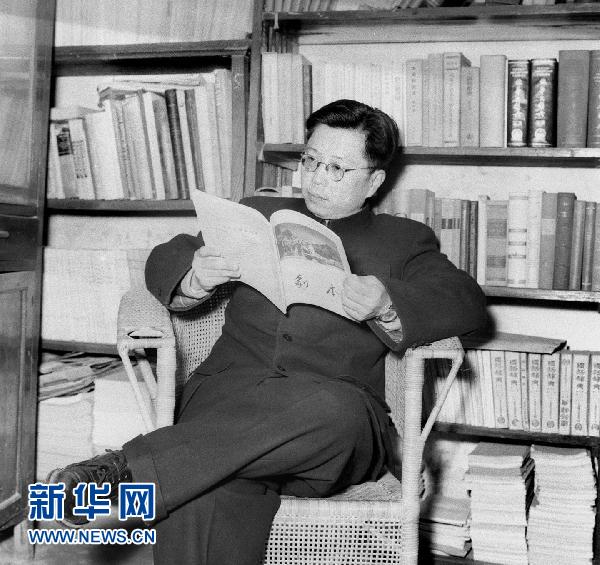 曹禺怎么死的啊,曹禺诞辰100周年纪念