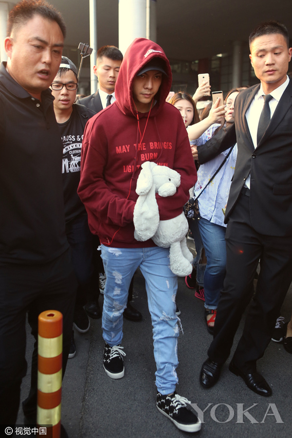 今天来盘点最值得入手的明星单品,明星撞衫时尚单品