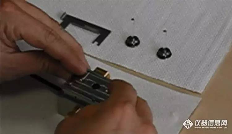 喷涂机柱塞杆密封圈更换步骤视频,怎样安装柱塞杆上密封圈