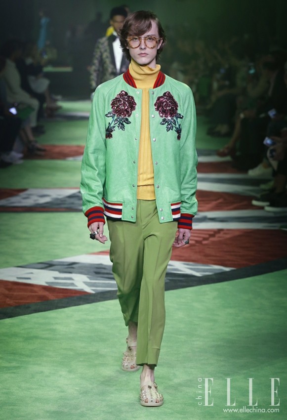 2017流行色发色,2017年的流行色草木绿