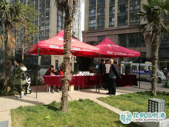 “换锁风暴”刮入圣世一品小区惠民工程持续开展