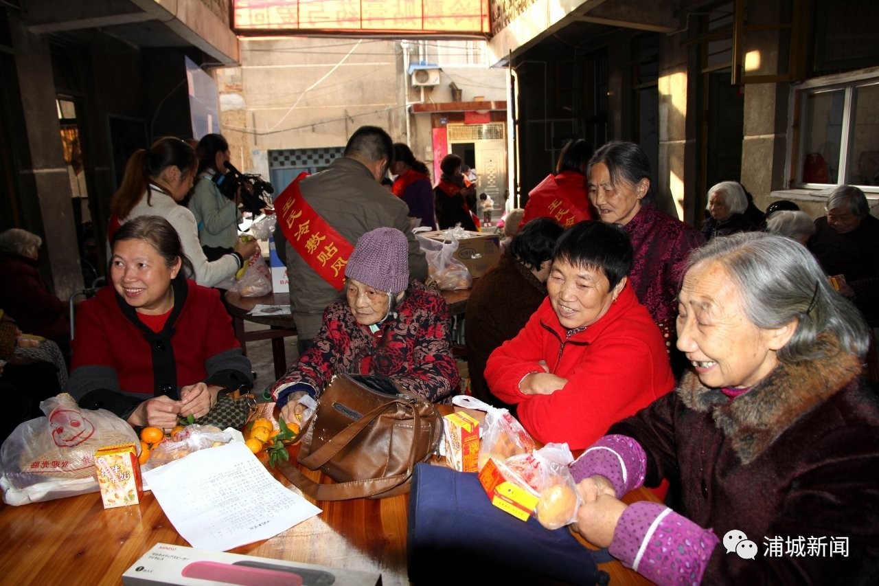 一群的志愿者都干什么,一群关爱老人的志愿者